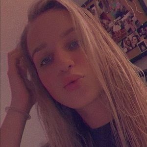 Meet your Posher, Alyson